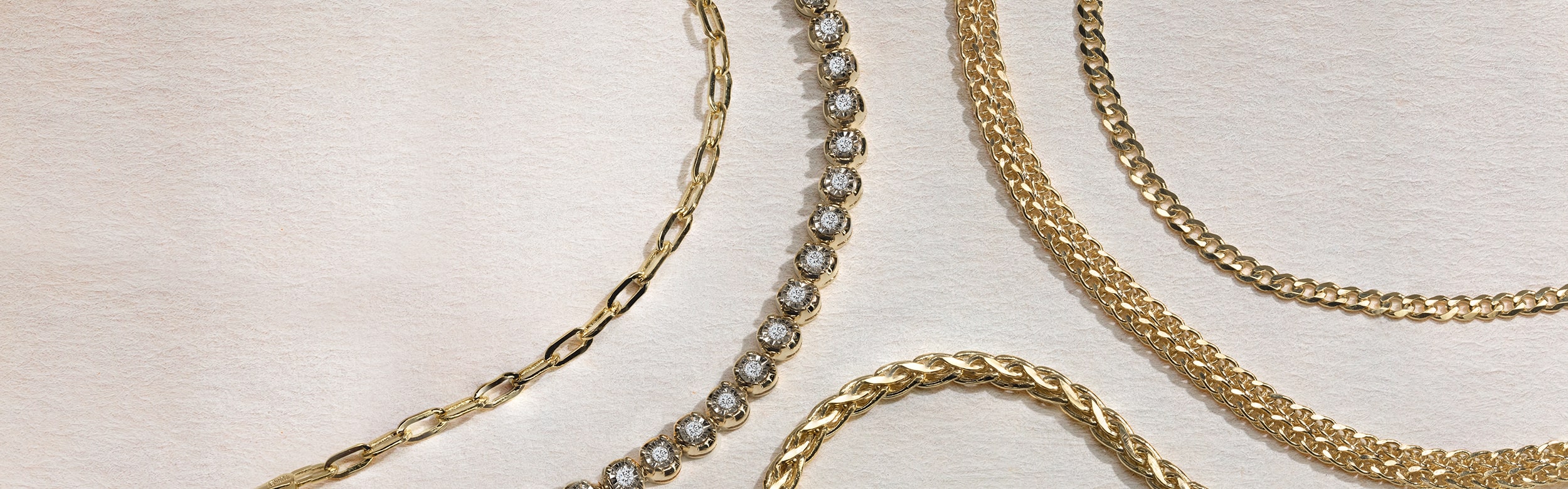 Variety of different chain yellow gold necklace and gold diamond necklace Variety of different chain yellow gold necklace and gold diamond necklaces
